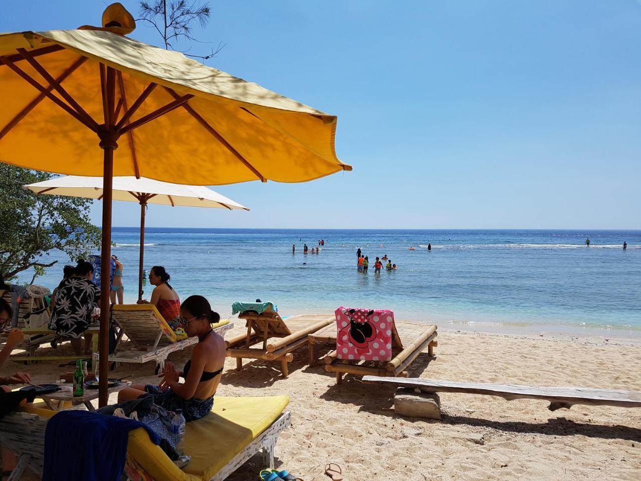 Villa Pine Tree Gili Trawangan Exterior foto